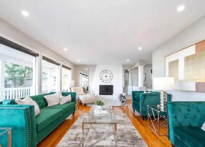 Stunning River View Home, King Bed, Golf, Firepit
